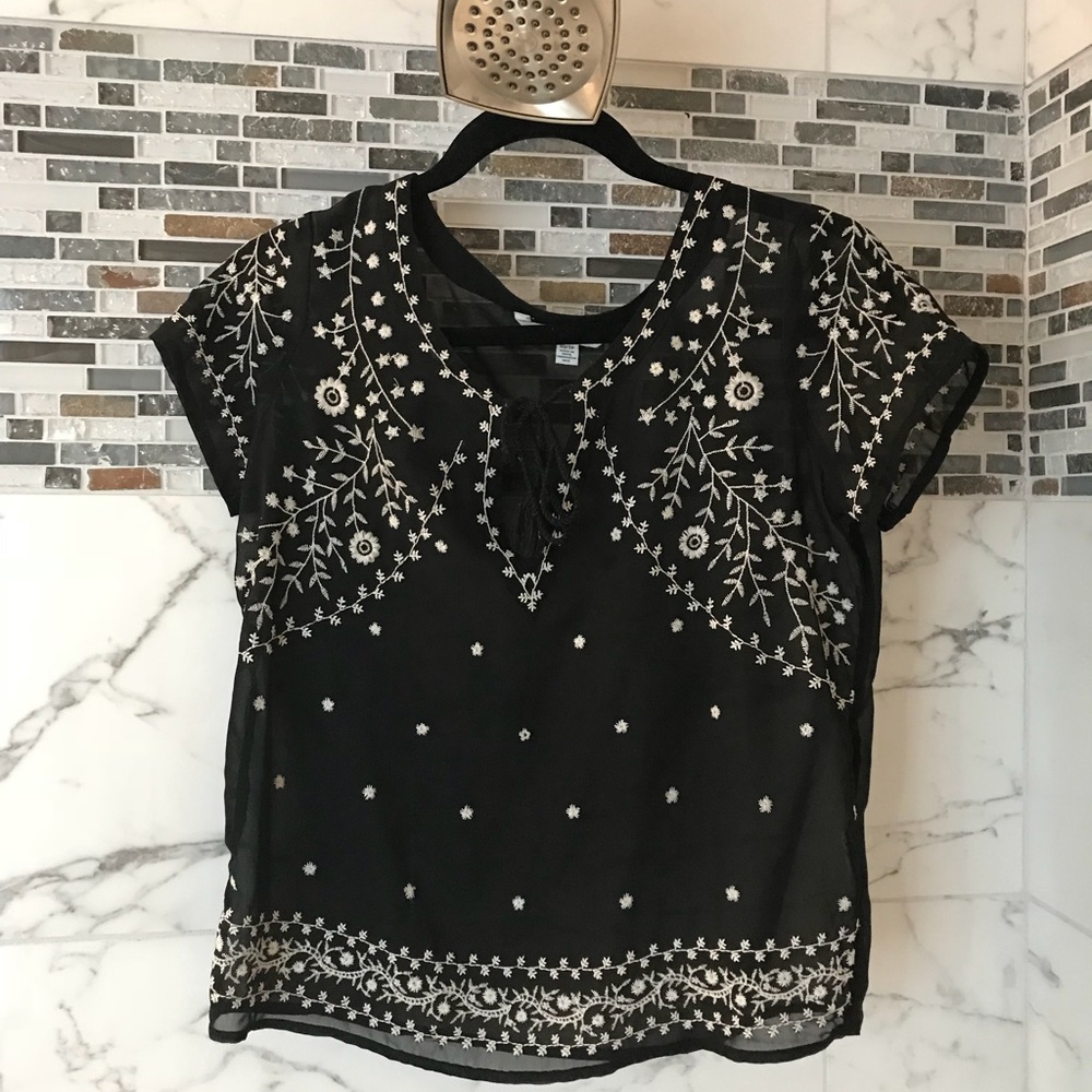 American Eagle embroidered shirt